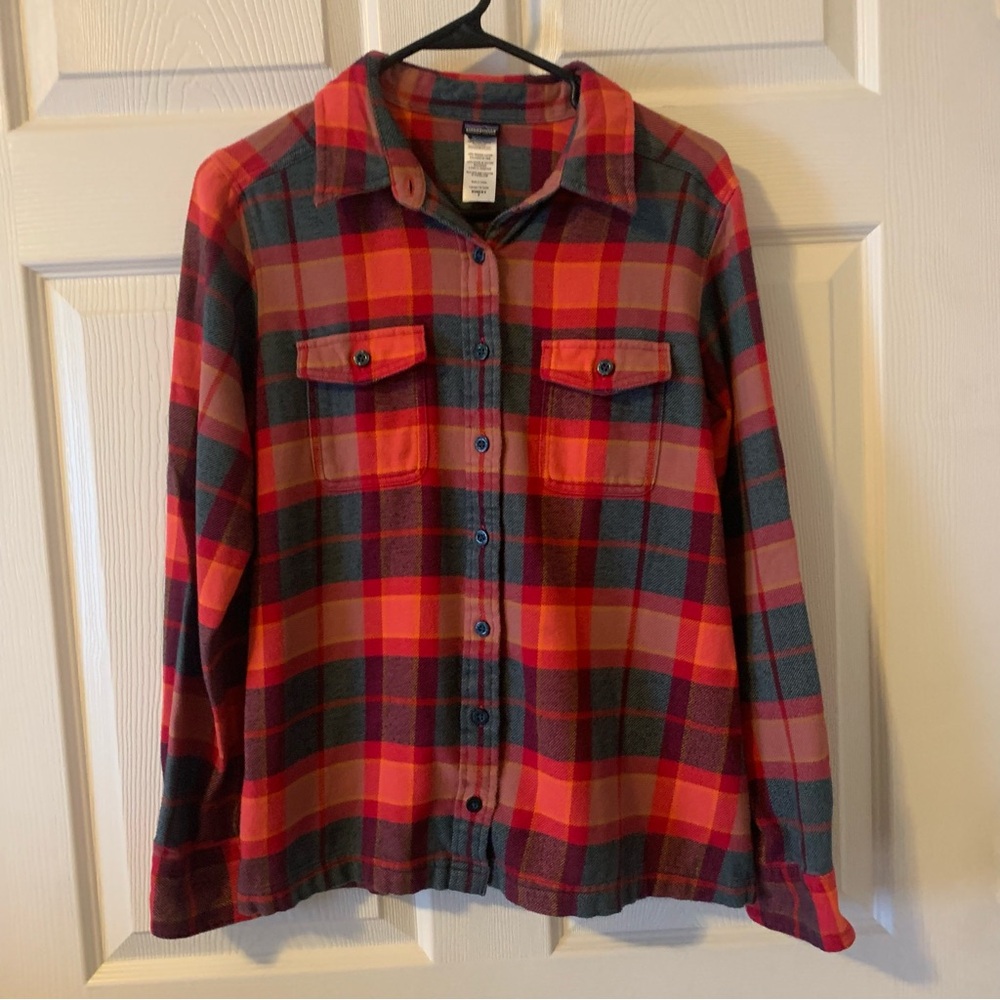 Patagonia Plaid Button-Up Shirt/ Flannel